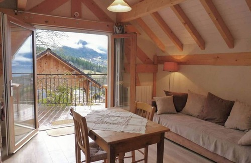 Talloires-Montmin Cottage | Le Solaret - Gîte cosi with view - PMR