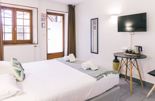 Montigny-la-Resle Hotel | Le Soleil D'or