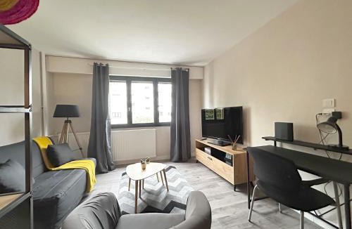 Limoges Apartment | Le Sombrero, central avec parking