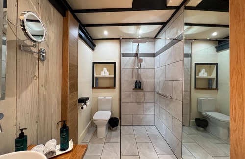 Canary Wharf Boat Rental | Le Sorelle