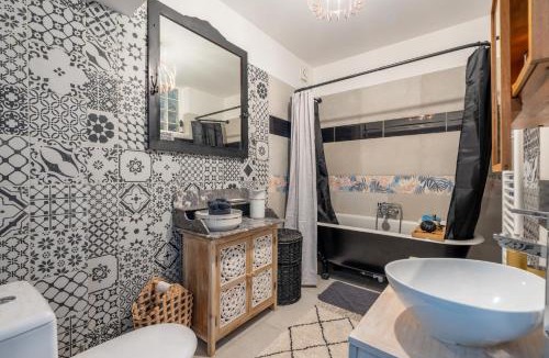La Souterraine Apartment | Le Sostranien - Jardin - Wifi
