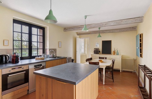 Ambillou Villa | Le Souchet – Domaine de La Trigalière with Shared Pool