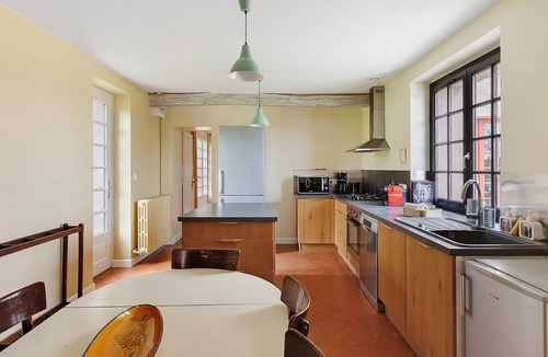 Ambillou Villa | Le Souchet – Domaine de La Trigalière with Shared Pool