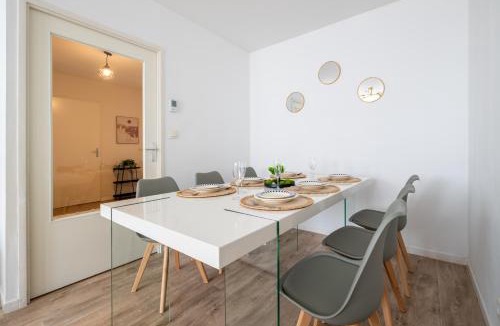 Jamin Apartment | Le Spacieux avec garage privé