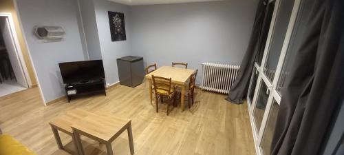 Beauvais Apartment | Le Spacieux, Tendance et sa Vue Panoramique