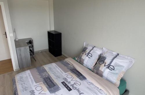 Beauvais Apartment | Le Spacieux, Tendance et sa Vue Panoramique
