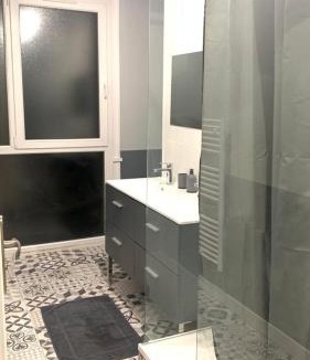 Beauvais Apartment | Le Spacieux, Tendance et sa Vue Panoramique