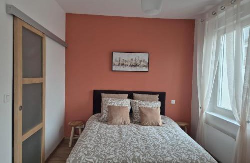 Peronne Apartment | le st fursy 1