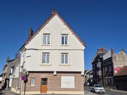 Peronne Apartment | le st fursy 1