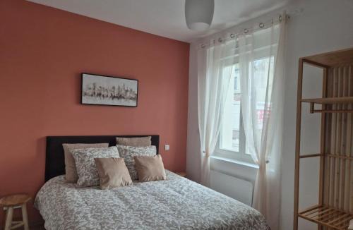 Peronne Apartment | le st fursy 1