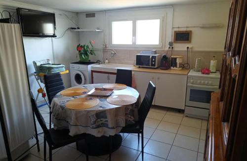 Saint-Martin-des-Tilleuls Apartment | Le Studio