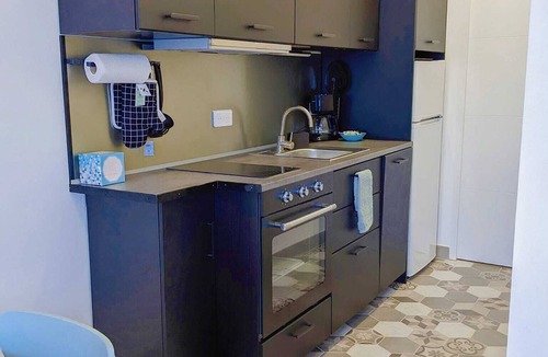 Balaruc-les-Bains House | Le Stud'Thau Balaruc, Charming Cocoon (outside & parking)