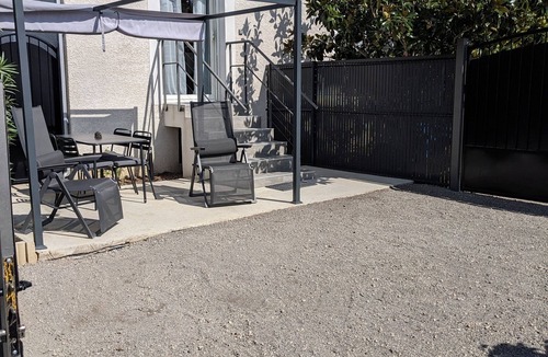 Balaruc-les-Bains House | Le Stud'Thau Balaruc, Charming Cocoon (outside & parking)