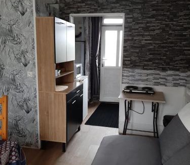 Saint-Gobert Apartment | Le studio à la campagne