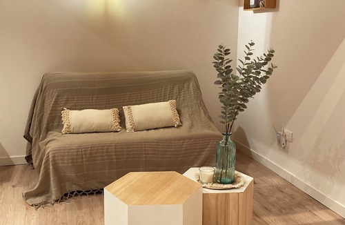 Ruelle-sur-Touvre Apartment | Le Studio, 10 Minutes du Centre D'angoulême