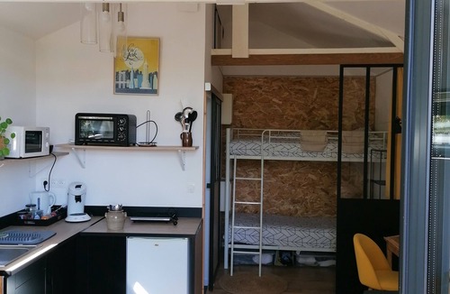 Ambares-et-Lagrave Bed & Breakfast | Le Studio, au Calme Proche de Bordeaux