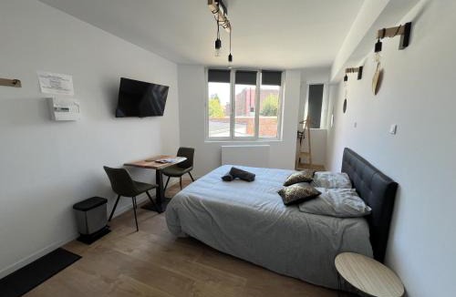 Lens Apartment | Le Studio Chic