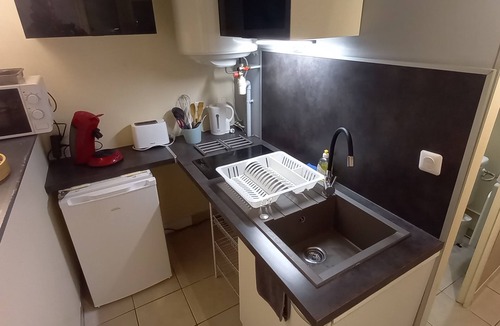 Clermont Apartment | Le Studio du repos en arrière cour