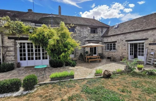 La Chapelle la Reine Apartment | Le Studio Avec Jardin, Piscine, Jacuzzi