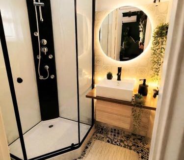Graulhet Apartment | Le Studio Jungle