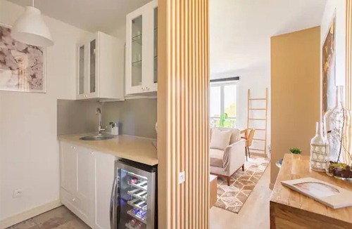 Boissy-Saint-Leger Apartment | Le Studio Parisien, practical accommodation & close to Paris".