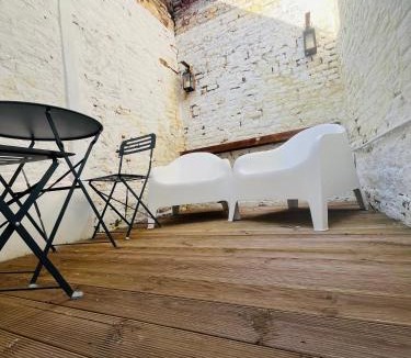 Bethune Apartment | Le studio terrasse Béthunois - Appart hôtel centre climatisé - All confort
