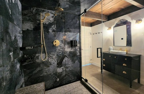 Lac-aux-Sables Ski Chalet | Le Stuga -lac -spa &sauna Hammam