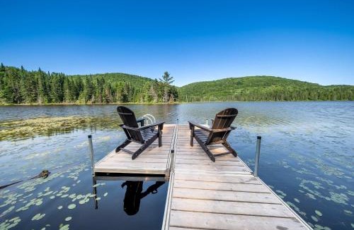 Lac-aux-Sables Ski Chalet | Le Stuga - Spa Steam room and Lake