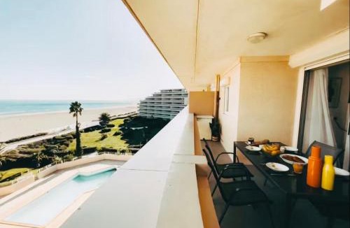 La Cote Radieuse Apartment | Le Sublime Terrasse Vue Mer Piscine avec Parking Privé Linge et Ménage de Fin de Séjour Compris