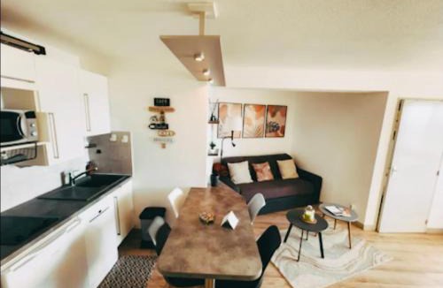 La Cote Radieuse Apartment | Le Sublime Terrasse Vue Mer Piscine avec Parking Privé Linge et Ménage de Fin de Séjour Compris