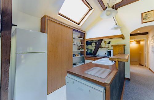 Saint-Priest-sous-Aixe Apartment | Le Sud