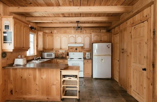 Eastman Ski Chalet | Le Sunset - Lakefront vintage charm , bike