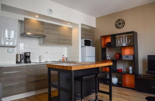 Tourcoing Apartment | Le superbe T2, Centre ville, WIFI, proche Gare , Prox Lille, Terrasse