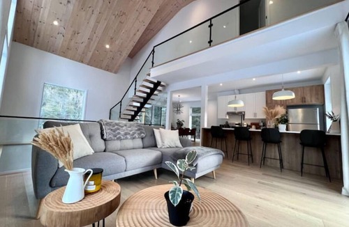 Saint Zenon House | Le Tracy -