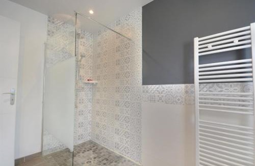 Saint-Quentin-en-Tourmont House | Le T'chot Pierre 1