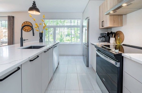 Pont-Rouge Ski Chalet | Le Taïga | Pool Table Nature Pet Friendly