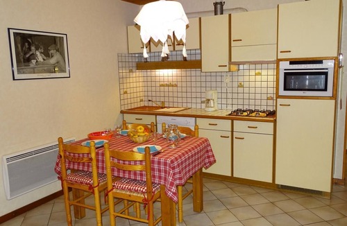 Albiez-Montrond House | LE TALAPET - CONFETTI