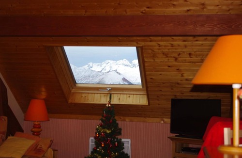 Albiez-Montrond House | Le Talapet - Poppy