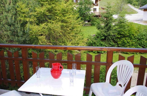 Albiez-Montrond House | Le Talapet - Poppy