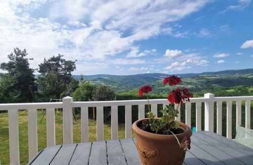 Saint-Georges-en-Couzan House | Le Temps des Cerises