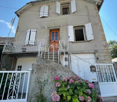 Monceaux-sur-Dordogne House | Le temps des gabariers