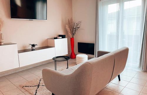 Blagnac Apartment | Le Terminal T2 Blagnac - parking -aéroport-Airbus- Meett