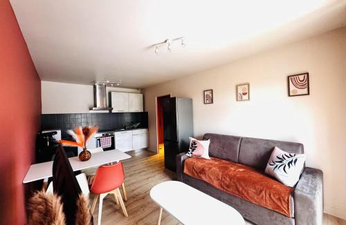 Bellegarde-sur-Valserine Apartment | Le Terracotta Lounge T2 moderne à 2 pas de la gare