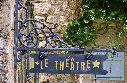 Marigny-sur-Yonne House | Le Théâtre