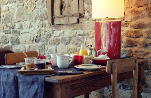 Saint-Julien-de-Civry Bed & Breakfast | Le Thé au Jardin