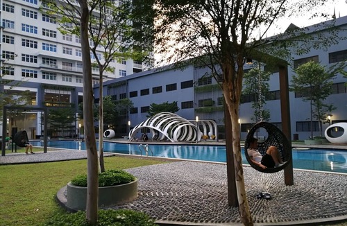 Bandar Puchong Jaya Apartment | Le Thompson Puchong - beautiful pool