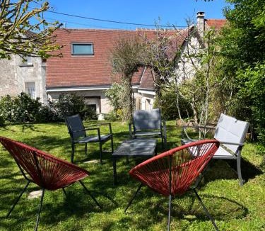 Saint-Julien-de-Chedon House | Le tilleul de St Julien