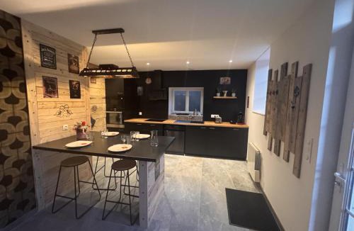 Fontenay-le-Pesnel House | Le tilou