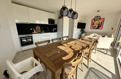 Tardinghen House | Le Toit Penché