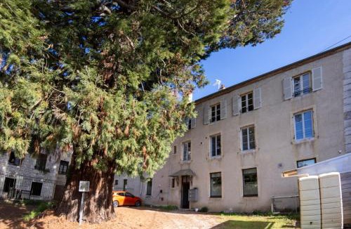 Dole Apartment | Le Topaz - Proche centre ville Dole - Parking privé - 4 chambres - 115m2